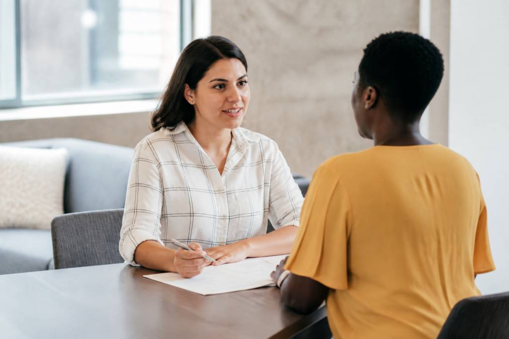 Association des femmes seules : rôle, objectifs et accompagnement