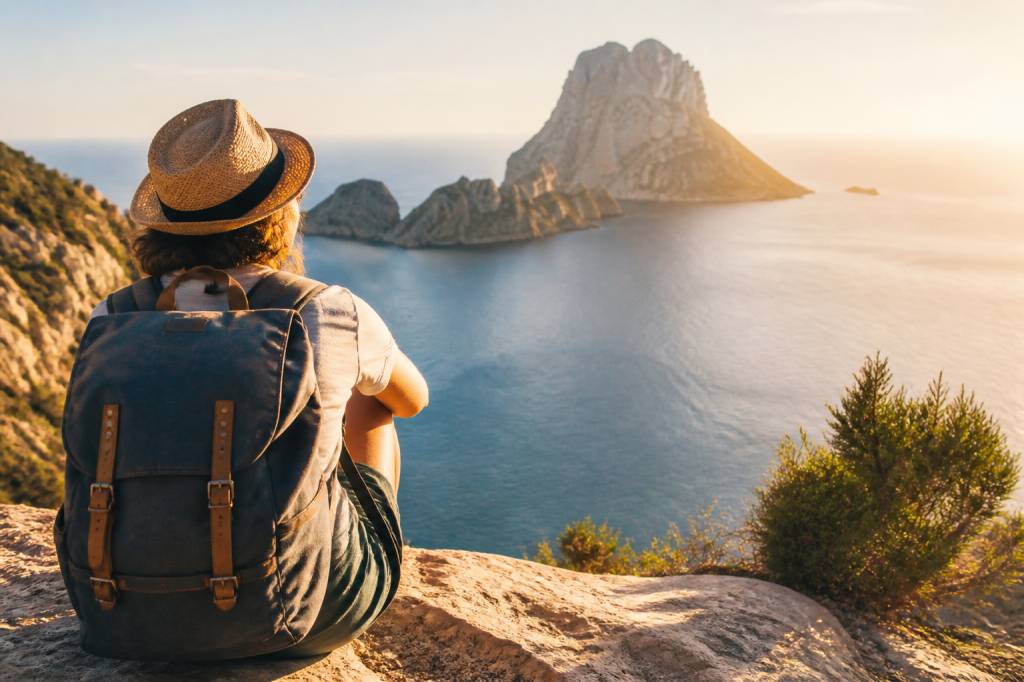 Vacances pour célibataires : les meilleures destinations pour partir seul sans s’ennuyer